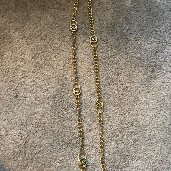 Michael Kors
Hamilton Lock Chain Belt - Picture 2 of 3